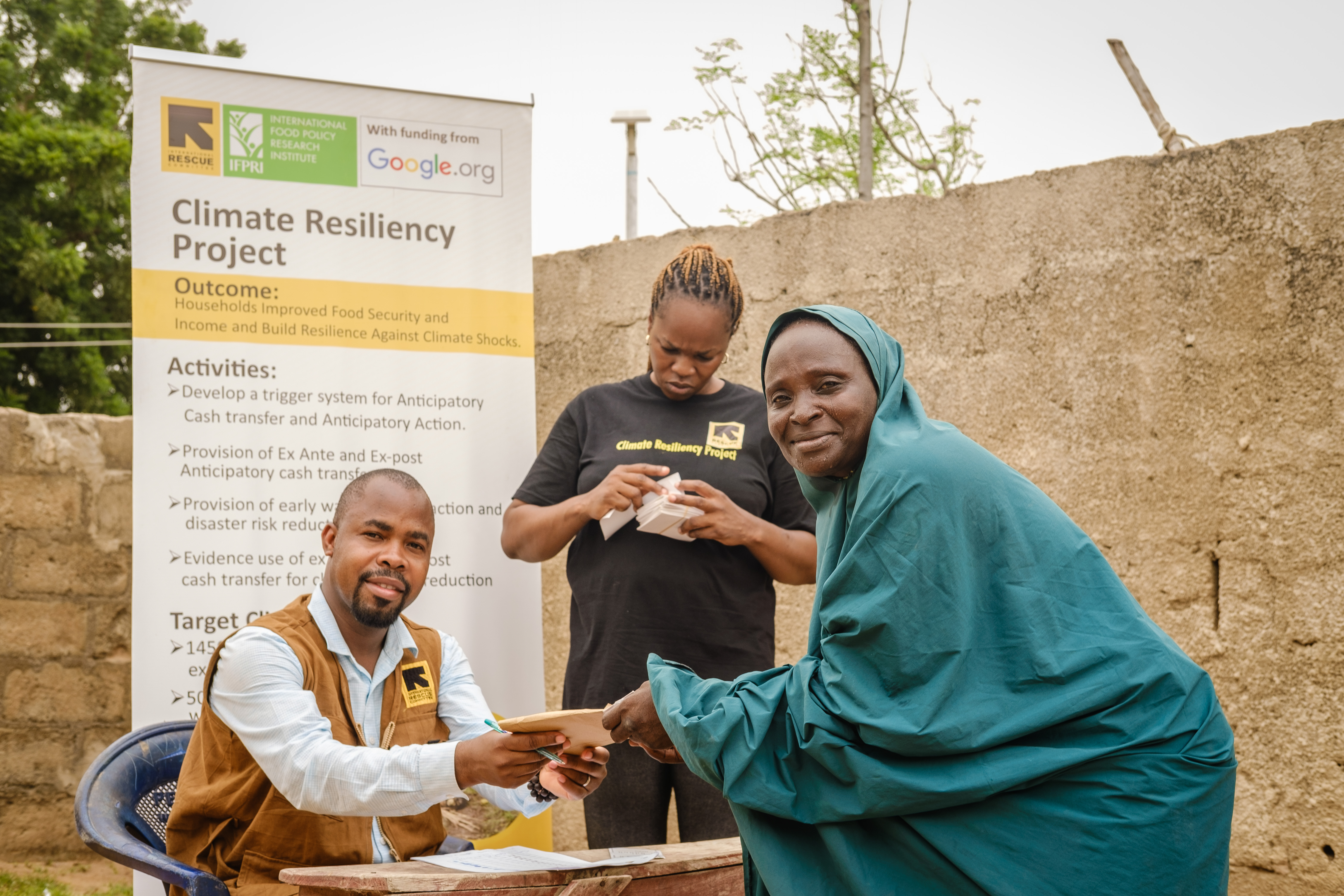 In Nigeria, with support from Google.org, Airbel Impact Lab, IRC and IFPRI piloted a climate resiliency project through which Faiza Habibu was able to expand her fish farming business.